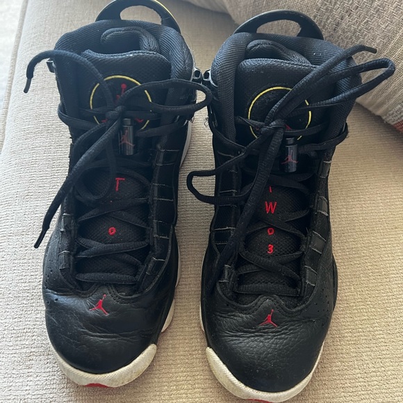 Nike Air Jordan’s Youth size 5.5 in excellent condition. - Picture 1 of 5